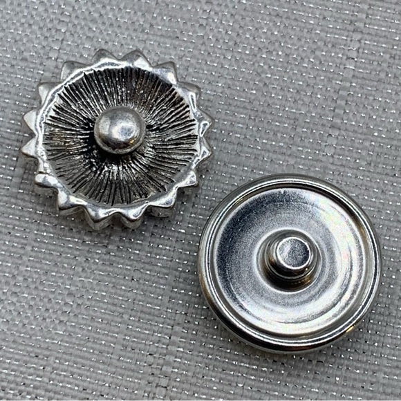 SUNFLOWER & DAISY - Set of 2 - Snap Button Charm 18mm/20mm - Picture 2 of 2